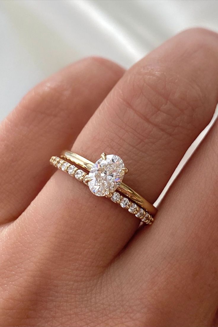 Oval Moissanite Pavé Ring 2CT | Silver 925