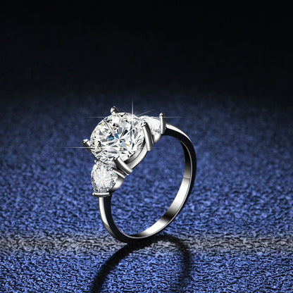 Ring with Moissanite in Sterling Silver 925