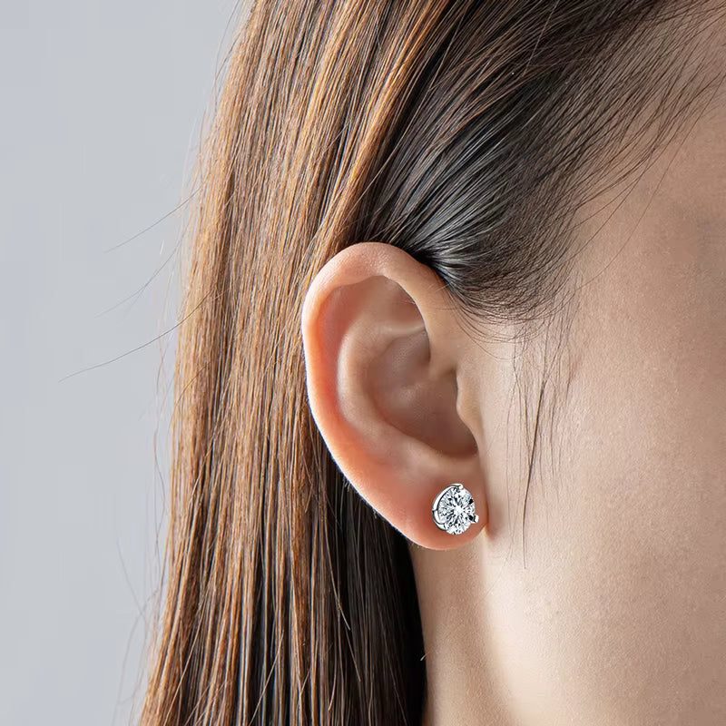 Classic Light Point Earrings 7.5mm (1.5ct Moissanite)
